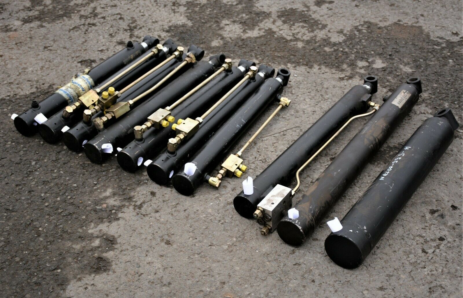 Hydraulic cylinders KOMATSU