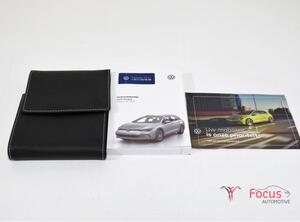 P18860604 Bordbuch VW Golf VIII Variant (CD)