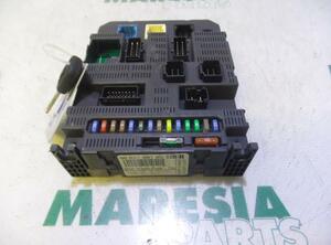 Fuse Box PEUGEOT 308 I (4A, 4C)