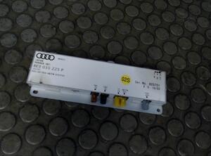 ANTENNENVERSTÄRKER (Armaturenbrett / Mittelkonsole) Audi Audi A4 Diesel (8E/8H/QB6) 2496 ccm 132 KW 2001&gt;2004