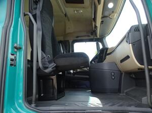 Sitz Mercedes-Benz Actros MP 4 Beifahrersitz klappbar mit Sicherheitsgurt A9439100703