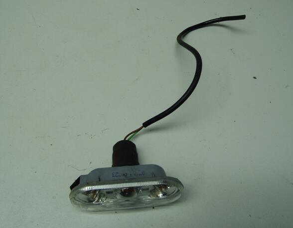 Direction Indicator Lamp VW PASSAT Variant (3B6)