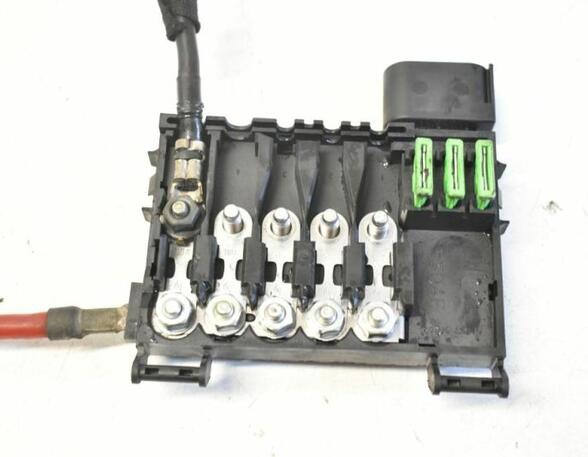 Sicherungskasten Sicherungskasten bei Batterie VW GOLF IV (1J1