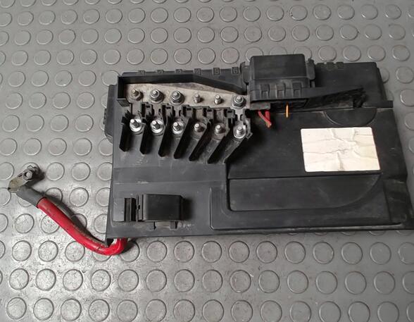 Abdeckung Kasten Sicherungskasten Batterie 6Q0937550F VW Polo 9N