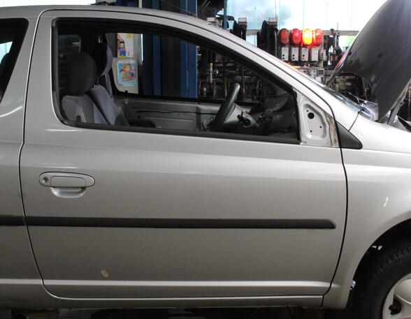 TÜR VORN RECHTS (2/3-Türer) (Tür vorn) Toyota Yaris Benzin (P1 / P2) 998 ccm 50 KW 1999>2003