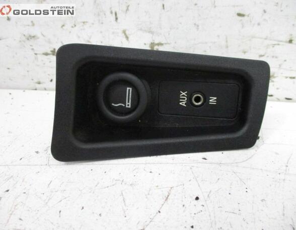 Sensor AUX Stecker Zigarettenanzünder BMW 1 CABRIOLET (E88) 120D 130 KW