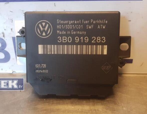 Regeleenheid park distance control VW Passat Variant (3B6)