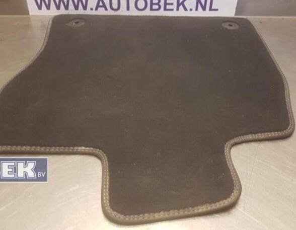 Floor mat (Carpet Mat) VW Passat (3G2, CB2)