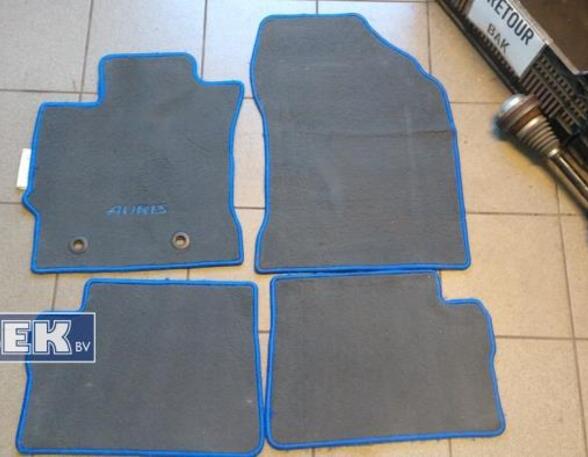Floor mat (Carpet Mat) TOYOTA Auris (E18), TOYOTA Auris Kombi (E18)