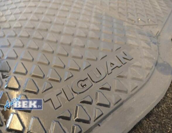 Floor mat (Carpet Mat) VW Tiguan (AD1, AX1), VW Tiguan Allspace (BW2)