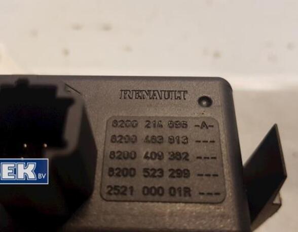 P11141540 Schalter für Warnblinker RENAULT Clio III (BR0/1, CR0/1) 8200214896A