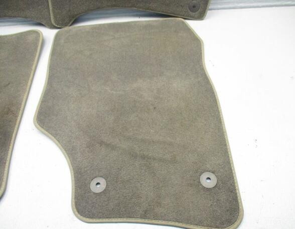 Floor mat (Carpet Mat) VW Touareg (7L6, 7L7, 7LA)