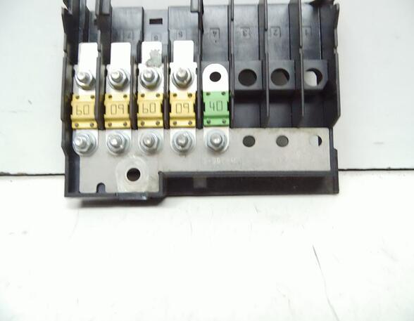 Sicherungskasten Batterie (1,3(1299ccm) 44KW BAJA BAJA
Getriebe 5-Gang
Klimaanlage
3-türig)