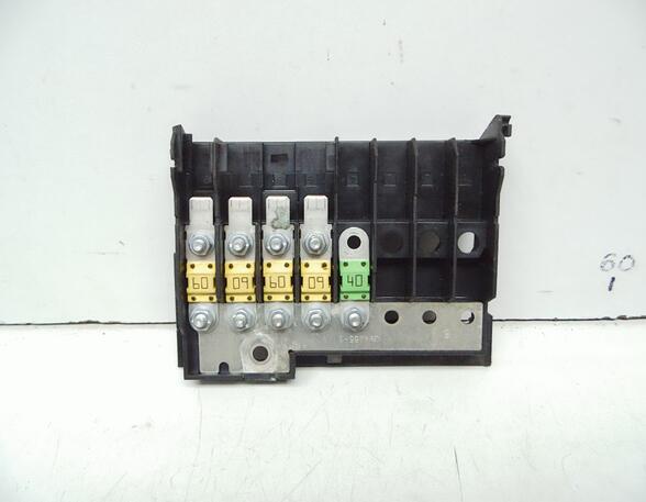Sicherungskasten Batterie (1,3(1299ccm) 44KW BAJA BAJA
Getriebe 5-Gang
Klimaanlage
3-türig)