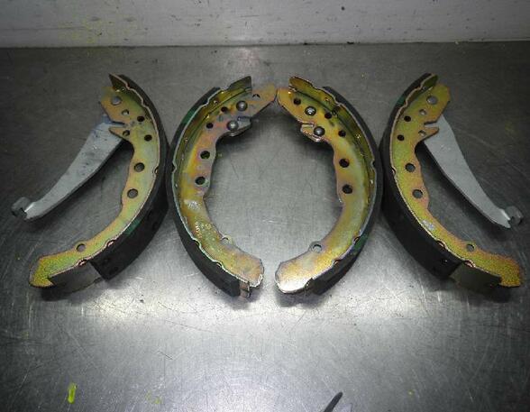 Brake Shoe Set AUDI 100 (431, 433, 434)