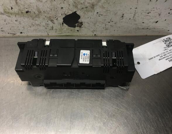 Air Conditioning Control Unit VW Passat Variant (3B6)