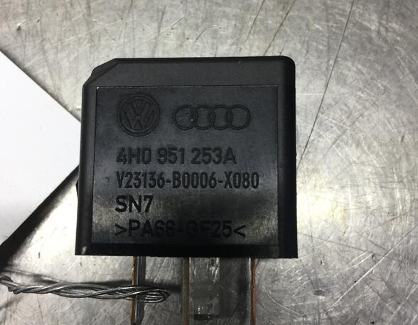 Wash Wipe Interval Relay AUDI A6 Avant (4A5, C8)