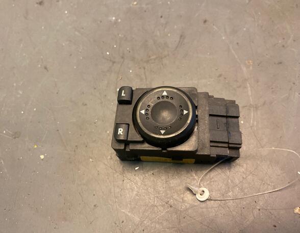 Mirror adjuster switch VW Passat (3B2)