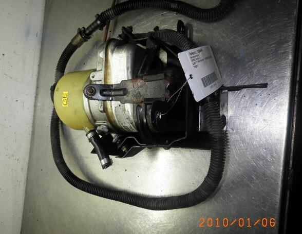 Power steering pump OPEL Zafira A (F75_)