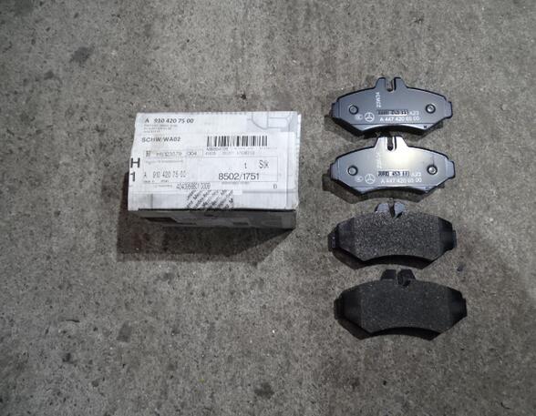 Disc Brake Pad Set MERCEDES-BENZ G-Klasse (W463) A9104207500 Hinterachse
