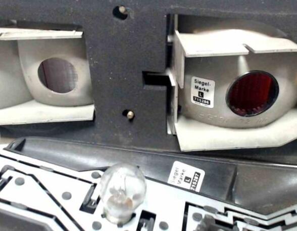 Heckleuchte Rücklicht rechts mit Lampenträger - Stufenheck - Gebrauchspuren FORD SIERRA (GBG  GB4) 2.0I 74 KW