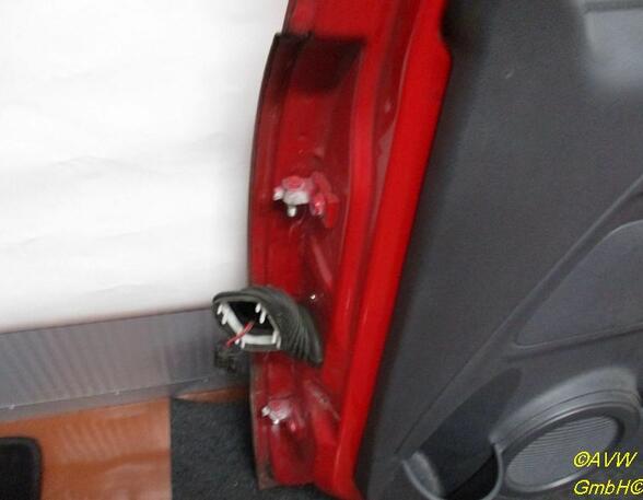 Sitz rechts vorn Flecken siehe Bild VW FOX (5Z1  5Z3) 1 2 40 KW