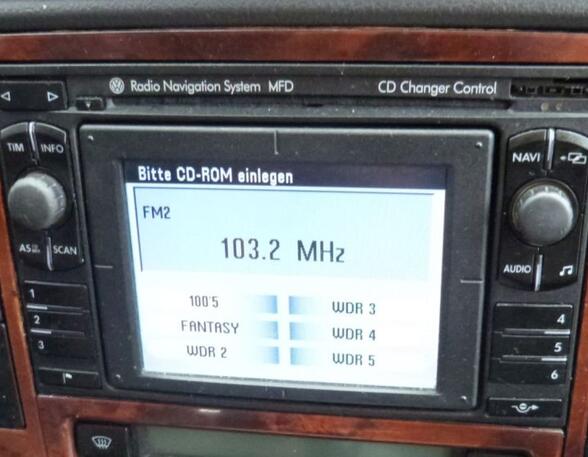 Navigationssystem VW MFD Farbdisplay + USB AUX Adap. ohne Code VW PASSAT VARIANT (3B6) 1.9 TDI 74 KW