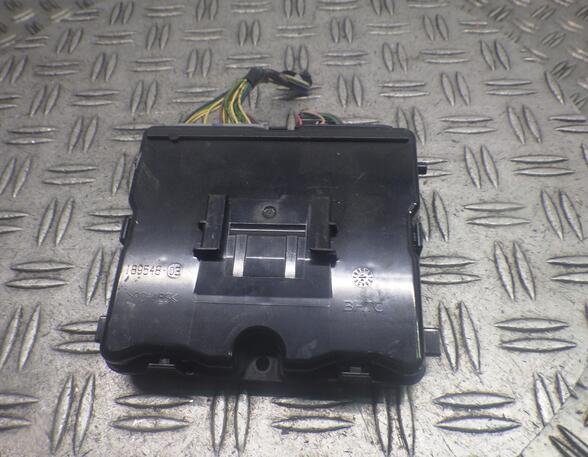 Air Conditioning Control Unit RENAULT TWINGO III (BCM_)
