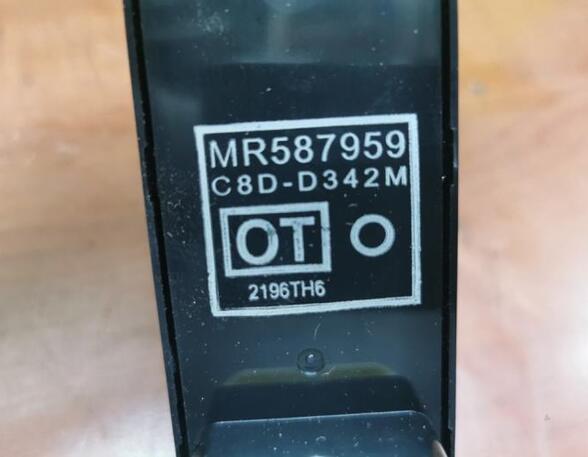 P14714563 Schalter für Fensterheber MITSUBISHI Colt VI (Z2, Z3) MR587959