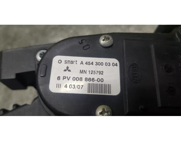 Accelerator pedal MITSUBISHI Colt VI (Z2A, Z3A), MITSUBISHI Colt VII (Z2_A)
