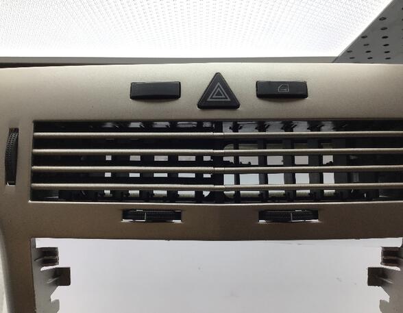 Dashboard ventilation grille OPEL Astra H Caravan (L35)