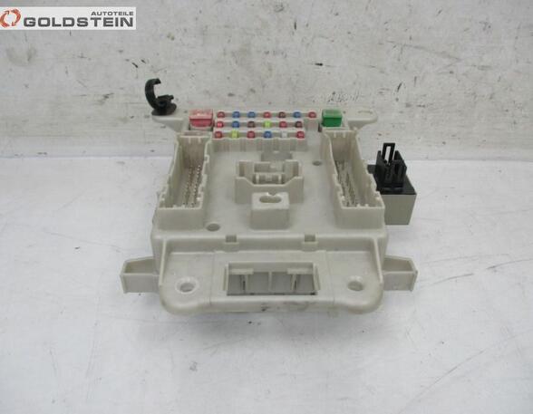 Fuse Box TOYOTA RAV 4 II (A2)