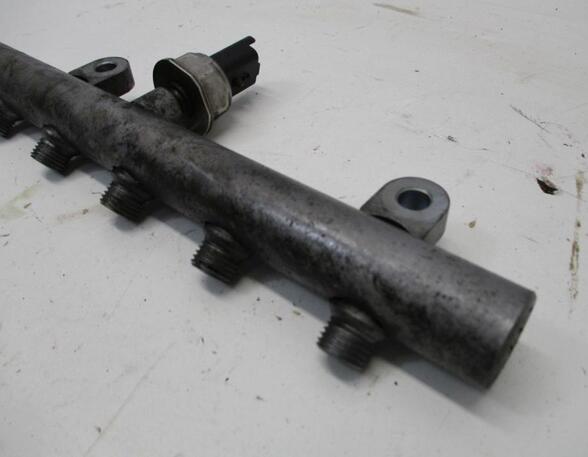 Fuel Distributor Pipe FORD Focus C-Max (--)