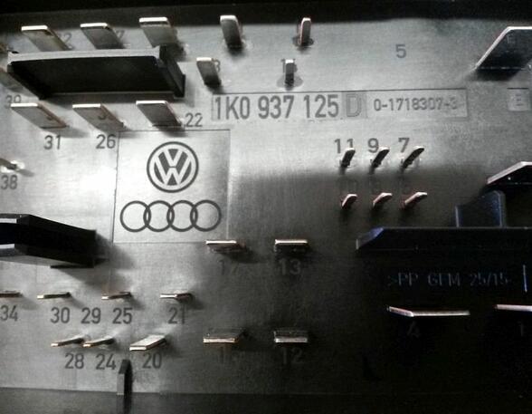 Sicherungskasten  VW GOLF VI VARIANT (AJ5) TRENDLINE 1.6 TDI 77 KW