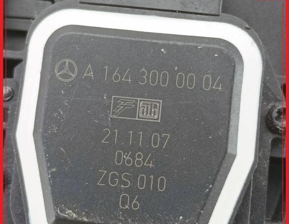 Accelerator pedal MERCEDES-BENZ R-Klasse (V251, W251)