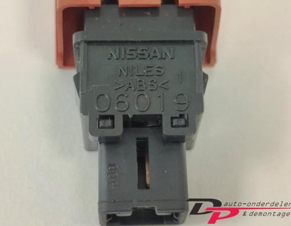 Hazard Warning Light Switch NISSAN Micra III (K12)