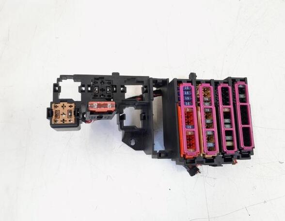 Fuse Box AUDI Q5 (8RB)