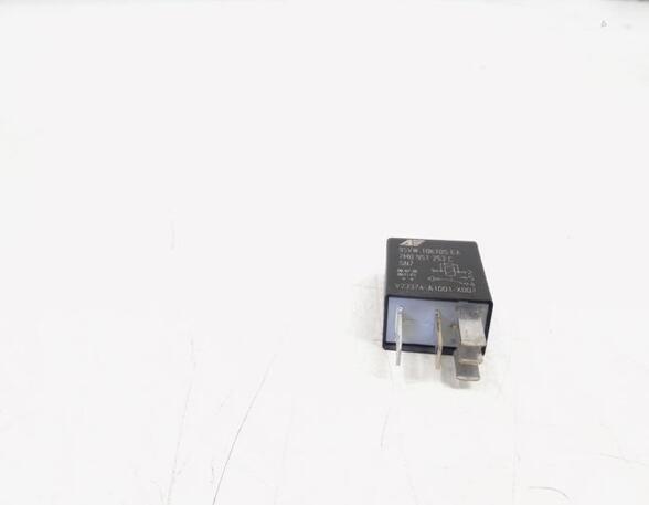 Wash Wipe Interval Relay AUDI Q5 (8RB)