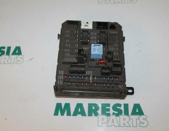 Fuse Box CITROËN C5 I Break (DE)