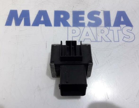 Glow Plug Relay Preheating RENAULT Megane IV Grandtour (K9A/M)