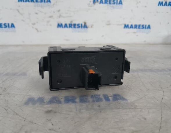 E31601 Schalter für Warnblinker OPEL Vivaro B Kasten (X82) P17427653