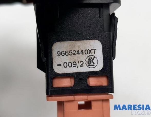 Hazard Warning Light Switch PEUGEOT 3008 Großraumlimousine (0U_)