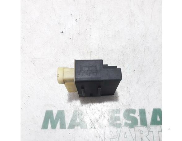 Wash Wipe Interval Relay PEUGEOT 308 CC (4B)