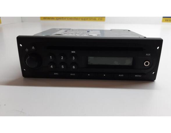 P14150402 CD-Radio RENAULT Twingo II (CN0) 8200843548