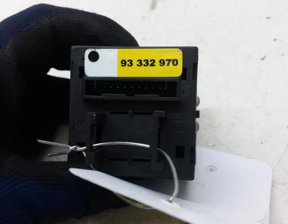 P7999635 Schalter für Warnblinker OPEL Meriva A 93332970