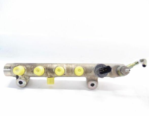 Fuel Distributor Pipe OPEL Astra H (L48)