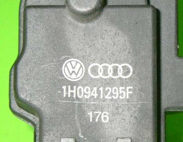 Headlight Control Range (Levelling) Adjustment VW Golf III (1H1)