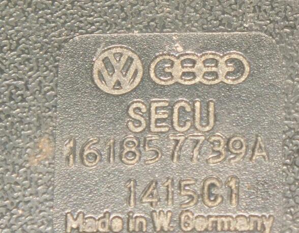 Safety Belts VW Golf I (17)