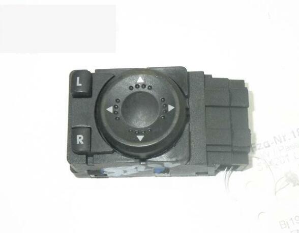 Mirror adjuster switch VW Passat Variant (3B5), VW Passat (3B2)