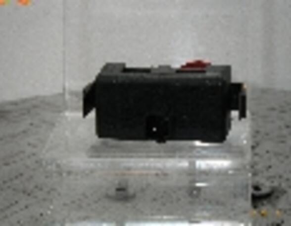 Schalter für Warnblinker RENAULT Clio III (R) 89000 km